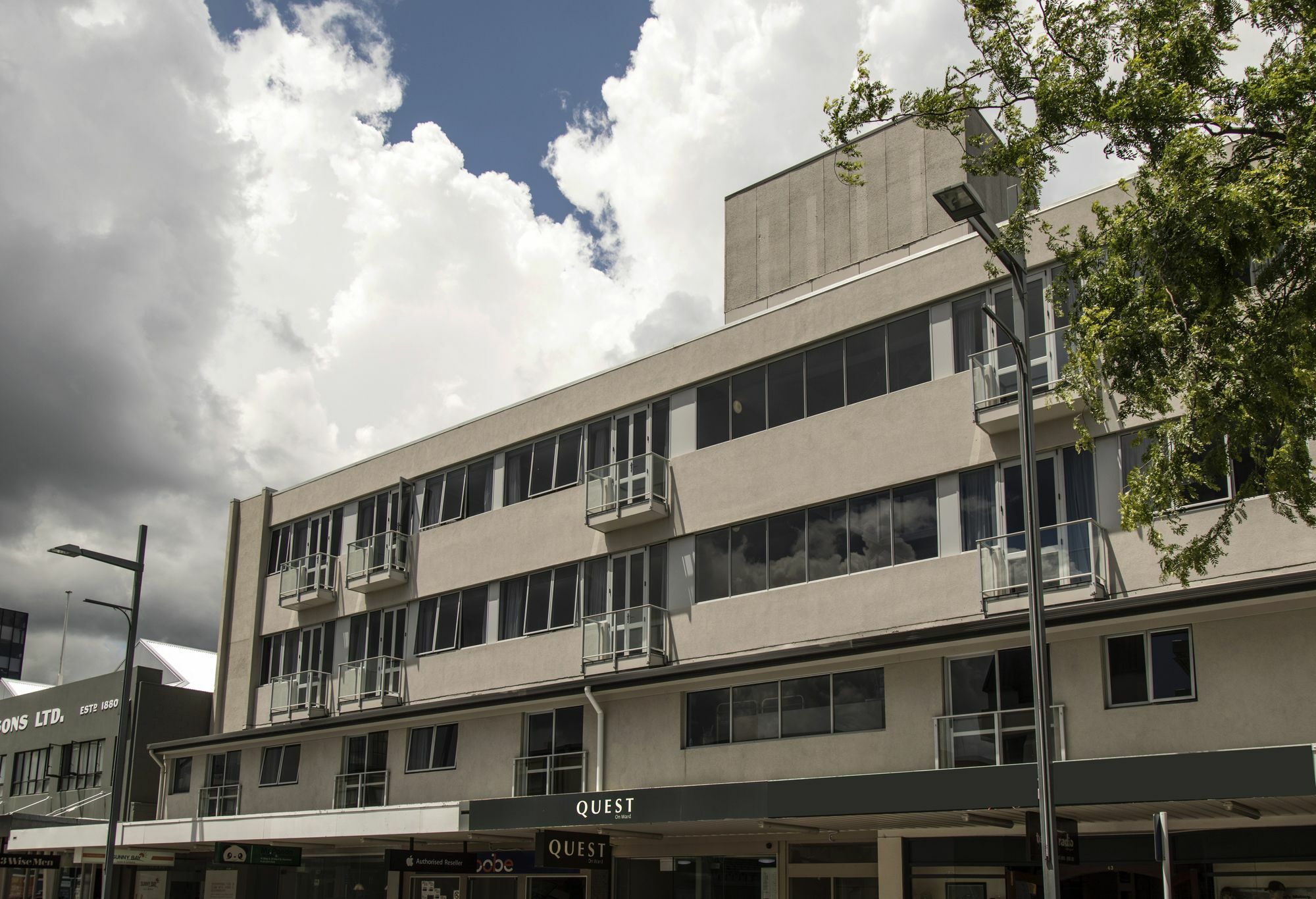 Quest On Ward Serviced Apartments Hamilton Exterior photo